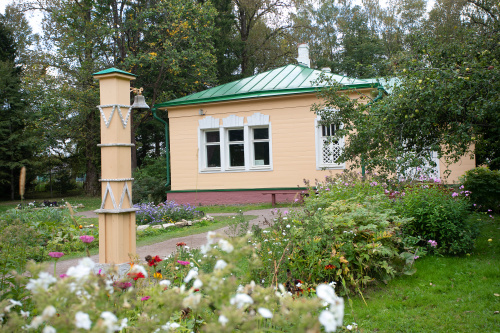 Collection excursion &quot;Chekhov's Melikhovo&quot;