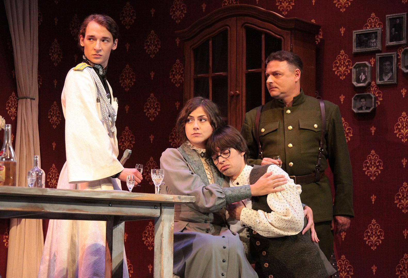 «ДНИ ТУРБИНЫХ» Мытищинский Театр драмы и комедии «ФЭСТ» (Московская область)